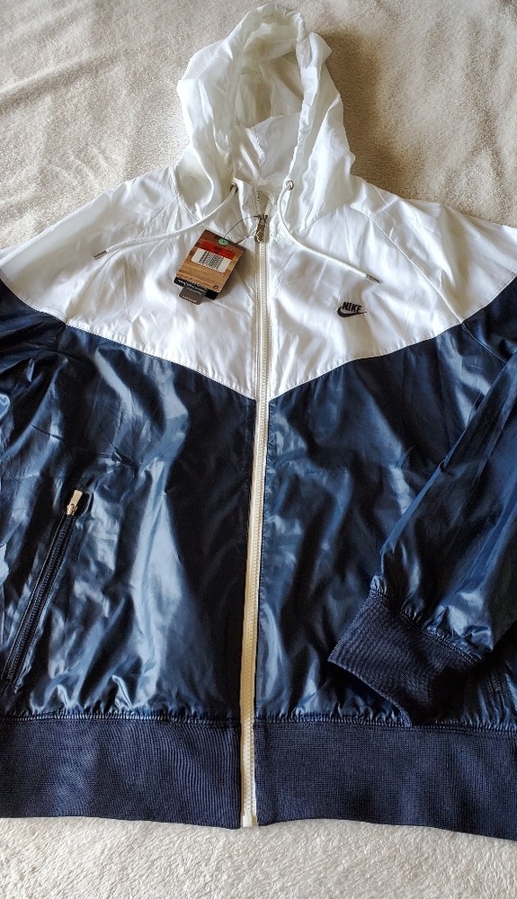 NWT Nike Navy White Windrunner